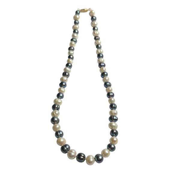 14kt Gold Hand Knotted 7mm Peacock Black (Bluish) & White Pearl Necklace 17" - Picture 2 of 10